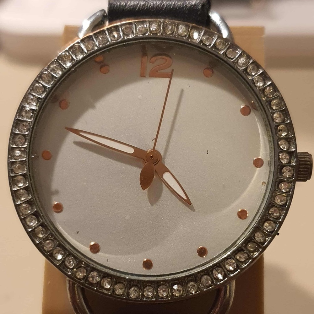 🦋10/$20🦋 Silver/Black Rhinestone Leather Women's Watch